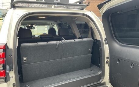 Toyota Land Cruiser Prado 150 рестайлинг 2, 2021 год, 3 482 000 рублей, 36 фотография