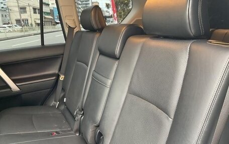 Toyota Land Cruiser Prado 150 рестайлинг 2, 2021 год, 3 482 000 рублей, 33 фотография