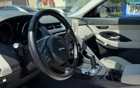 Jaguar E-Pace, 2018 год, 3 100 000 рублей, 4 фотография