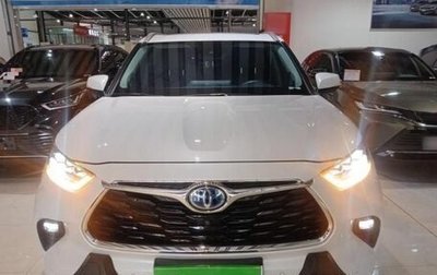 Toyota Highlander, 2022 год, 3 000 000 рублей, 1 фотография