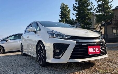 Toyota Prius Alpha I (ZVW40/41), 2020 год, 1 544 000 рублей, 1 фотография