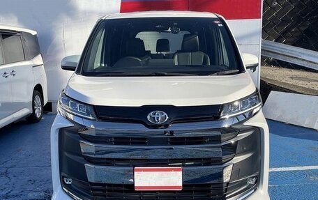 Toyota Noah, 2022 год, 3 583 000 рублей, 2 фотография