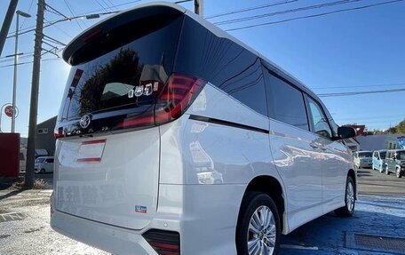 Toyota Noah, 2022 год, 3 583 000 рублей, 7 фотография