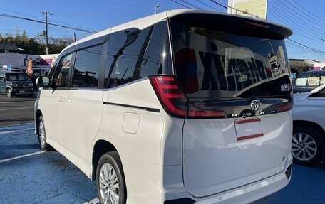 Toyota Noah, 2022 год, 3 583 000 рублей, 5 фотография