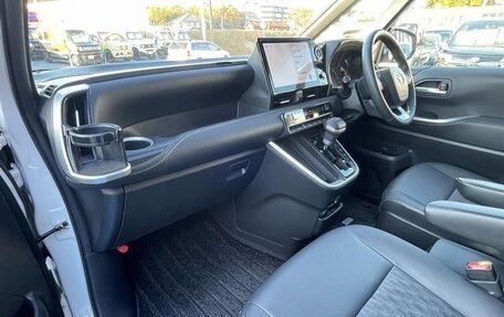 Toyota Noah, 2022 год, 3 583 000 рублей, 31 фотография