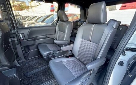 Toyota Noah, 2022 год, 3 583 000 рублей, 33 фотография