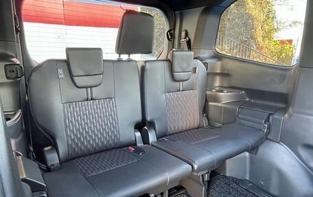 Toyota Noah, 2022 год, 3 583 000 рублей, 35 фотография