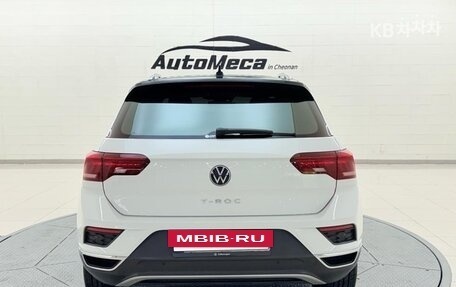 Volkswagen T-Roc I, 2021 год, 1 780 020 рублей, 3 фотография
