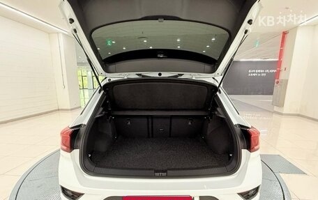 Volkswagen T-Roc I, 2021 год, 1 780 020 рублей, 4 фотография