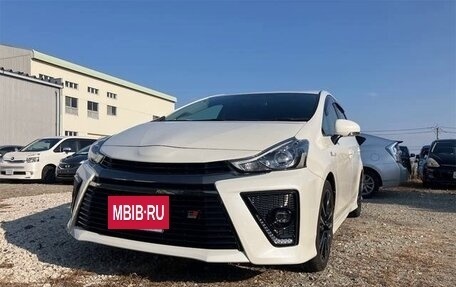 Toyota Prius Alpha I (ZVW40/41), 2020 год, 1 544 000 рублей, 3 фотография