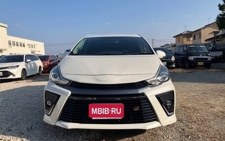 Toyota Prius Alpha I (ZVW40/41), 2020 год, 1 544 000 рублей, 2 фотография