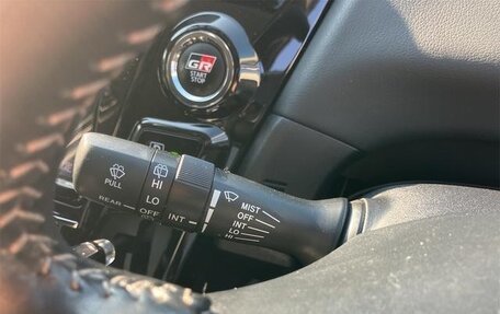 Toyota Prius Alpha I (ZVW40/41), 2020 год, 1 544 000 рублей, 13 фотография