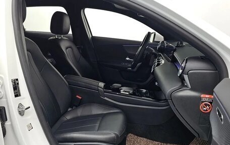 Mercedes-Benz A-Класс, 2021 год, 2 400 000 рублей, 7 фотография