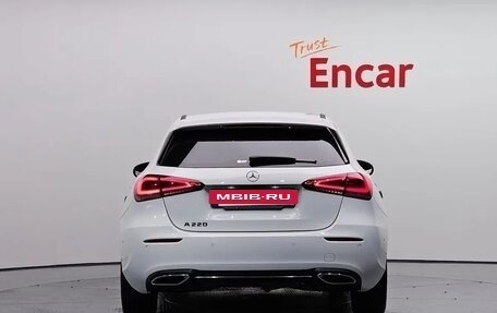 Mercedes-Benz A-Класс, 2021 год, 2 400 000 рублей, 4 фотография
