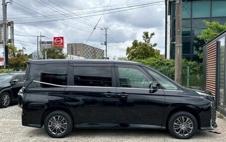 Toyota Voxy, 2022 год, 3 289 000 рублей, 8 фотография