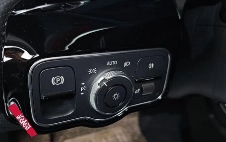 Mercedes-Benz A-Класс, 2021 год, 2 400 000 рублей, 9 фотография