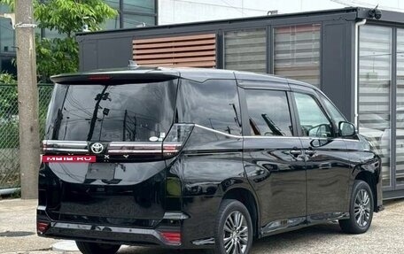 Toyota Voxy, 2022 год, 3 289 000 рублей, 7 фотография