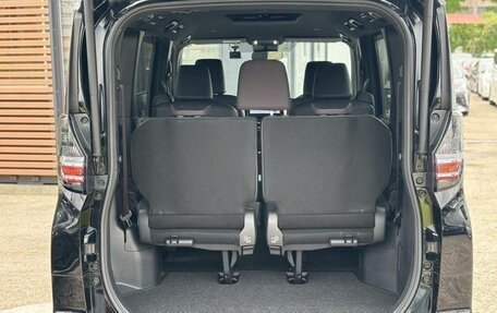 Toyota Voxy, 2022 год, 3 289 000 рублей, 36 фотография