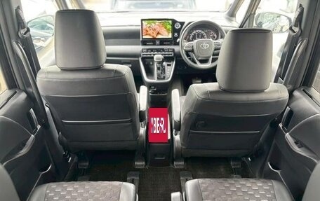 Toyota Voxy, 2022 год, 3 289 000 рублей, 30 фотография