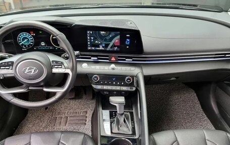 Hyundai Avante, 2022 год, 1 900 000 рублей, 5 фотография