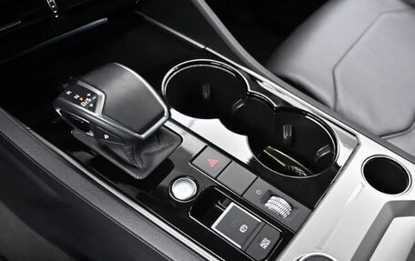 Volkswagen Touareg III, 2020 год, 6 фотография