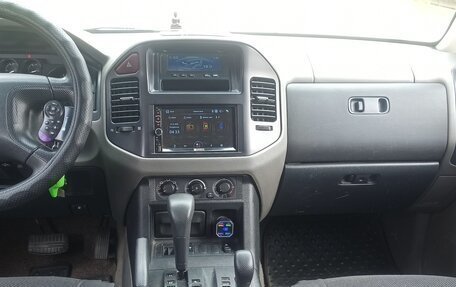 Mitsubishi Pajero III рестайлинг, 2005 год, 950 000 рублей, 22 фотография