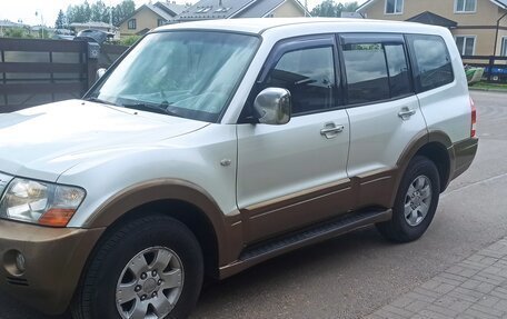 Mitsubishi Pajero III рестайлинг, 2005 год, 950 000 рублей, 28 фотография