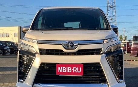 Toyota Voxy III, 2021 год, 2 048 000 рублей, 7 фотография