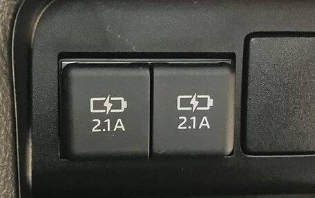 Toyota Voxy III, 2021 год, 2 048 000 рублей, 22 фотография