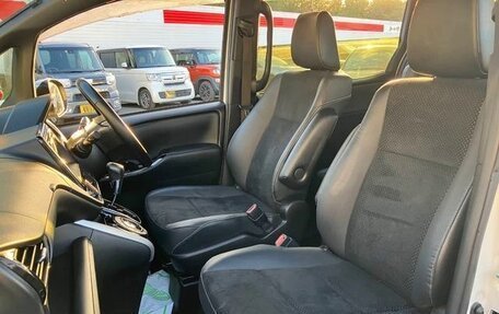 Toyota Voxy III, 2021 год, 2 048 000 рублей, 27 фотография