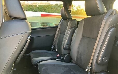 Toyota Voxy III, 2021 год, 2 048 000 рублей, 28 фотография