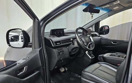 Hyundai Staria, 2022 год, 2 357 000 рублей, 5 фотография