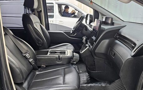 Hyundai Staria, 2022 год, 2 357 000 рублей, 15 фотография