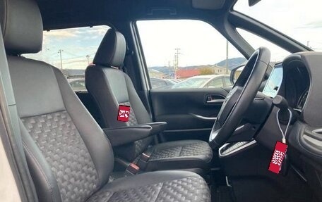 Toyota Voxy, 2022 год, 3 146 000 рублей, 9 фотография