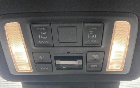 Toyota Voxy, 2022 год, 3 146 000 рублей, 23 фотография