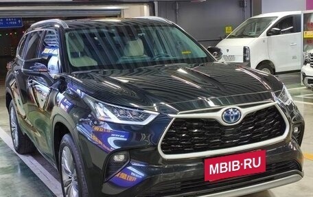 Toyota Highlander, 2022 год, 4 323 023 рублей, 2 фотография