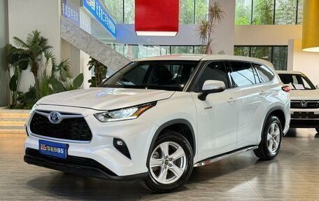 Toyota Highlander, 2022 год, 4 523 023 рублей, 2 фотография
