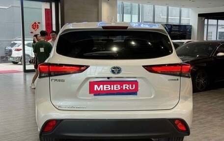 Toyota Highlander, 2022 год, 4 523 023 рублей, 4 фотография