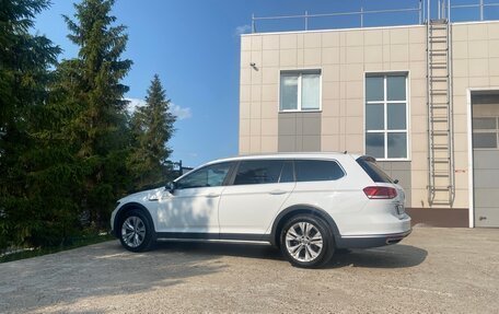 Volkswagen Passat B8 рестайлинг, 2018 год, 2 900 000 рублей, 11 фотография