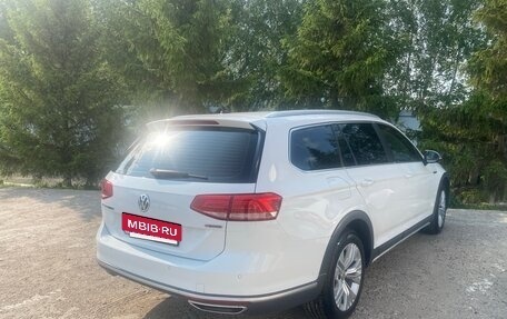 Volkswagen Passat B8 рестайлинг, 2018 год, 2 900 000 рублей, 14 фотография