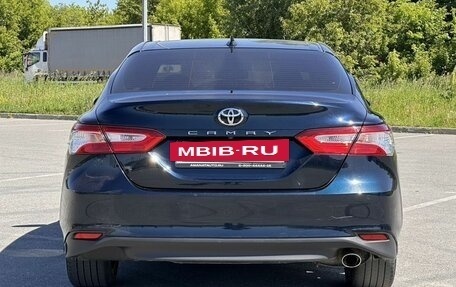Toyota Camry, 2020 год, 2 399 000 рублей, 7 фотография