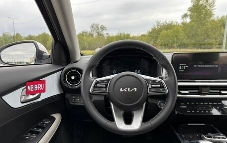 KIA K3, 2024 год, 2 570 000 рублей, 23 фотография