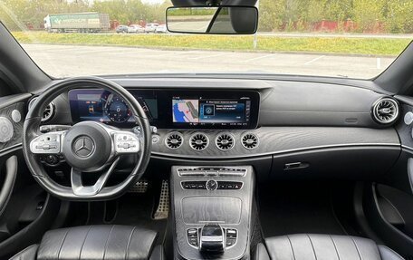 Mercedes-Benz E-Класс, 2019 год, 4 350 000 рублей, 21 фотография