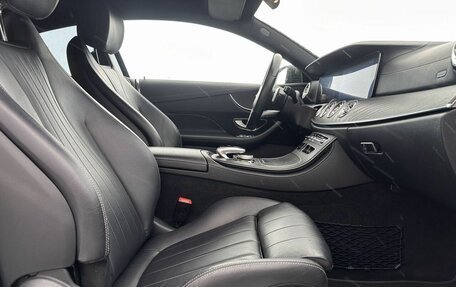 Mercedes-Benz E-Класс, 2019 год, 4 350 000 рублей, 34 фотография