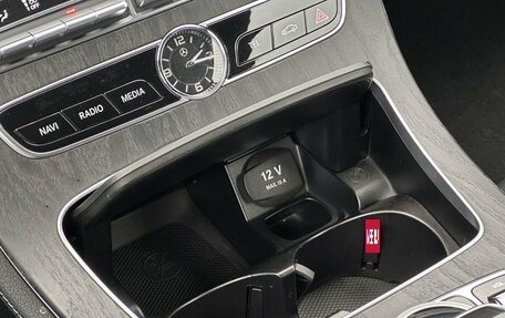 Mercedes-Benz E-Класс, 2019 год, 4 350 000 рублей, 36 фотография