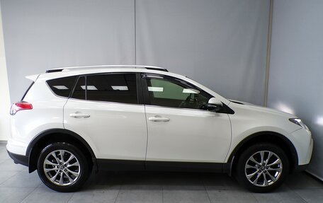 Toyota RAV4, 2016 год, 2 605 900 рублей, 11 фотография