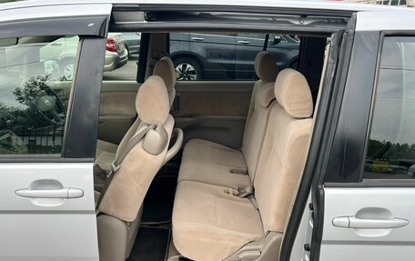 Toyota ISis I, 2005 год, 879 999 рублей, 11 фотография