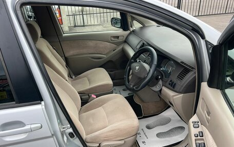 Toyota ISis I, 2005 год, 879 999 рублей, 15 фотография