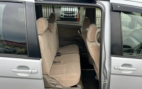 Toyota ISis I, 2005 год, 879 999 рублей, 14 фотография