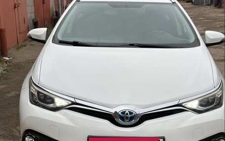 Toyota Auris II, 2016 год, 1 950 000 рублей, 2 фотография